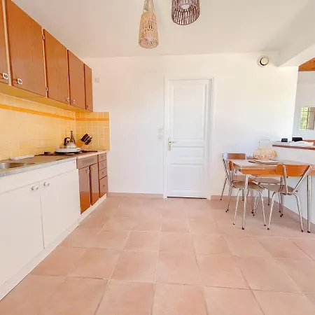 Villa T4 Avec Vue Panoramique, Piscine Et Terrasse A Agay Saint-Raphael (Var)