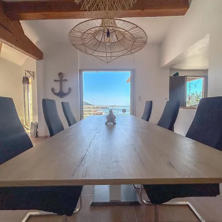 Villa T4 Avec Vue Panoramique, Piscine Et Terrasse A Agay