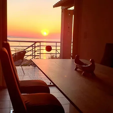 Villa T4 Avec Vue Panoramique, Piscine Et Terrasse A Agay Saint-Raphael (Var)